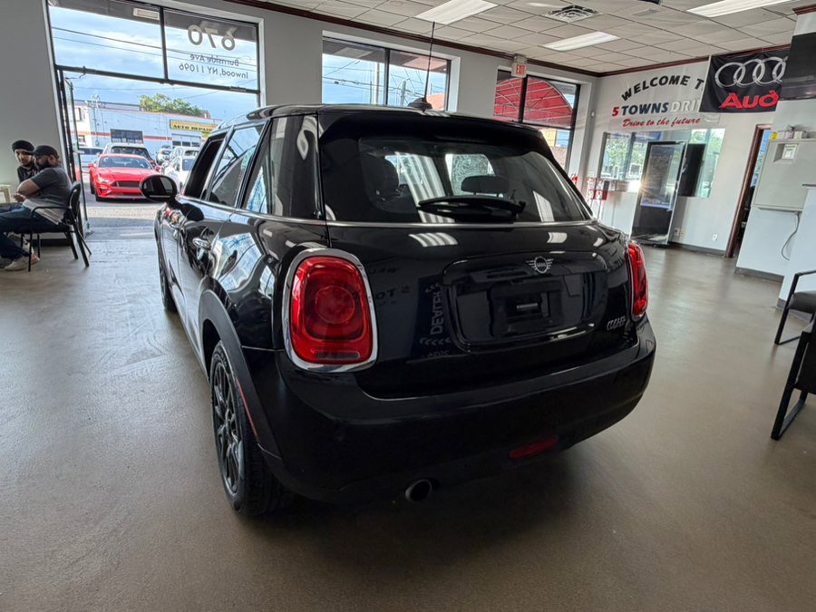 Used 2019 MINI Cooper 4-Door Hardtop FWD image 9
