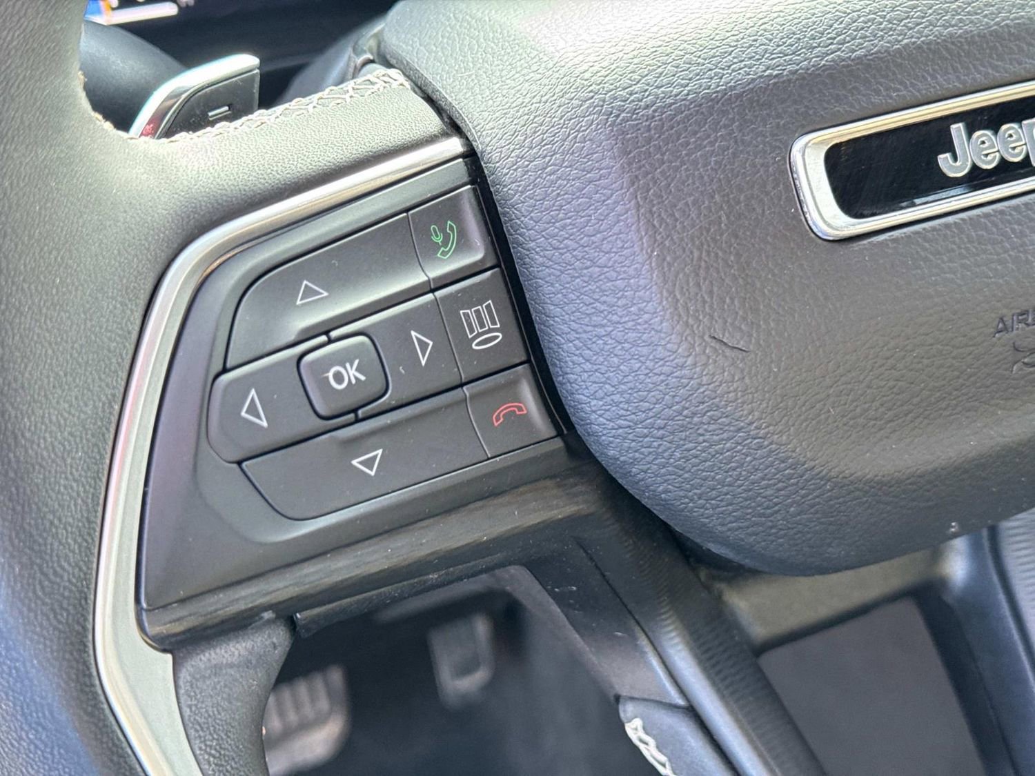 Used 2023 Jeep Grand Cherokee L Altitude image 27