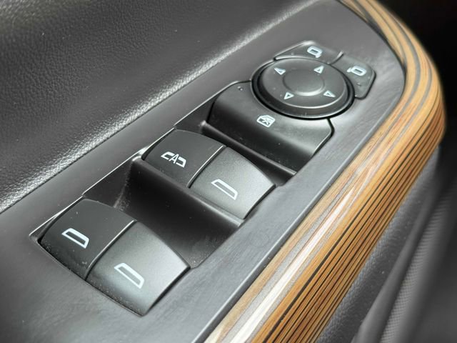 Used 2021 GMC Acadia SLE w/ Driver Convenience Package image 15