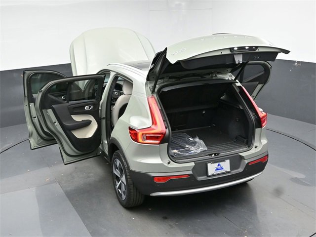 Used 2023 Volvo XC40 B5 Plus w/ Protection Package Premier image 48