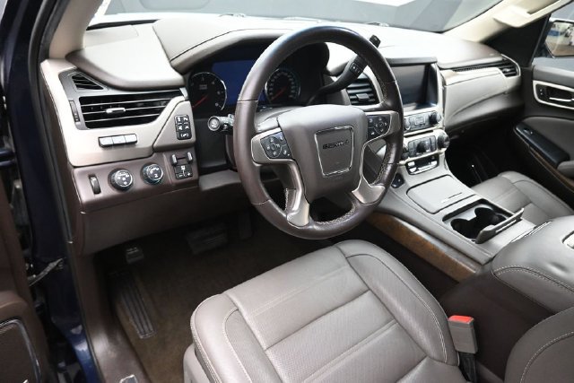 Used 2018 GMC Yukon XL Denali w/ Denali Ultimate Package AWD/4WD image 9