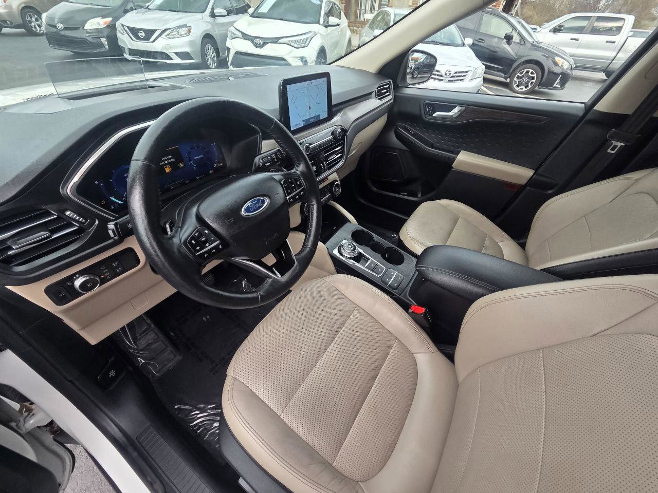 Used 2020 Ford Escape Titanium image 13