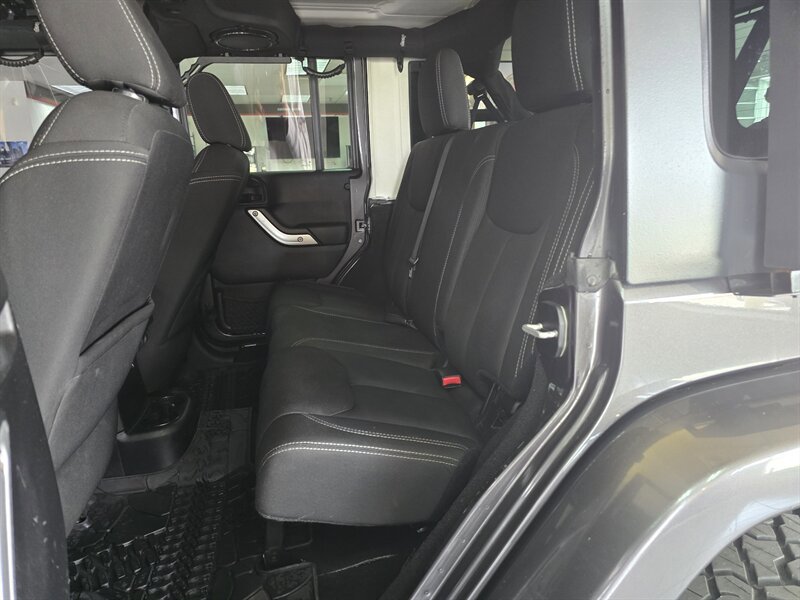 Used 2014 Jeep Wrangler Unlimited Sahara image 12