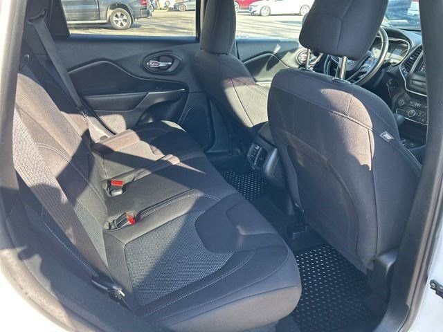 Used 2020 Jeep Cherokee Latitude w/ Cold Weather Group image 31