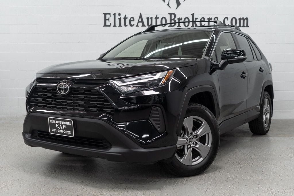 Used 2025 Toyota RAV4 XLE w/ Convenience Package AWD/4WD image 46