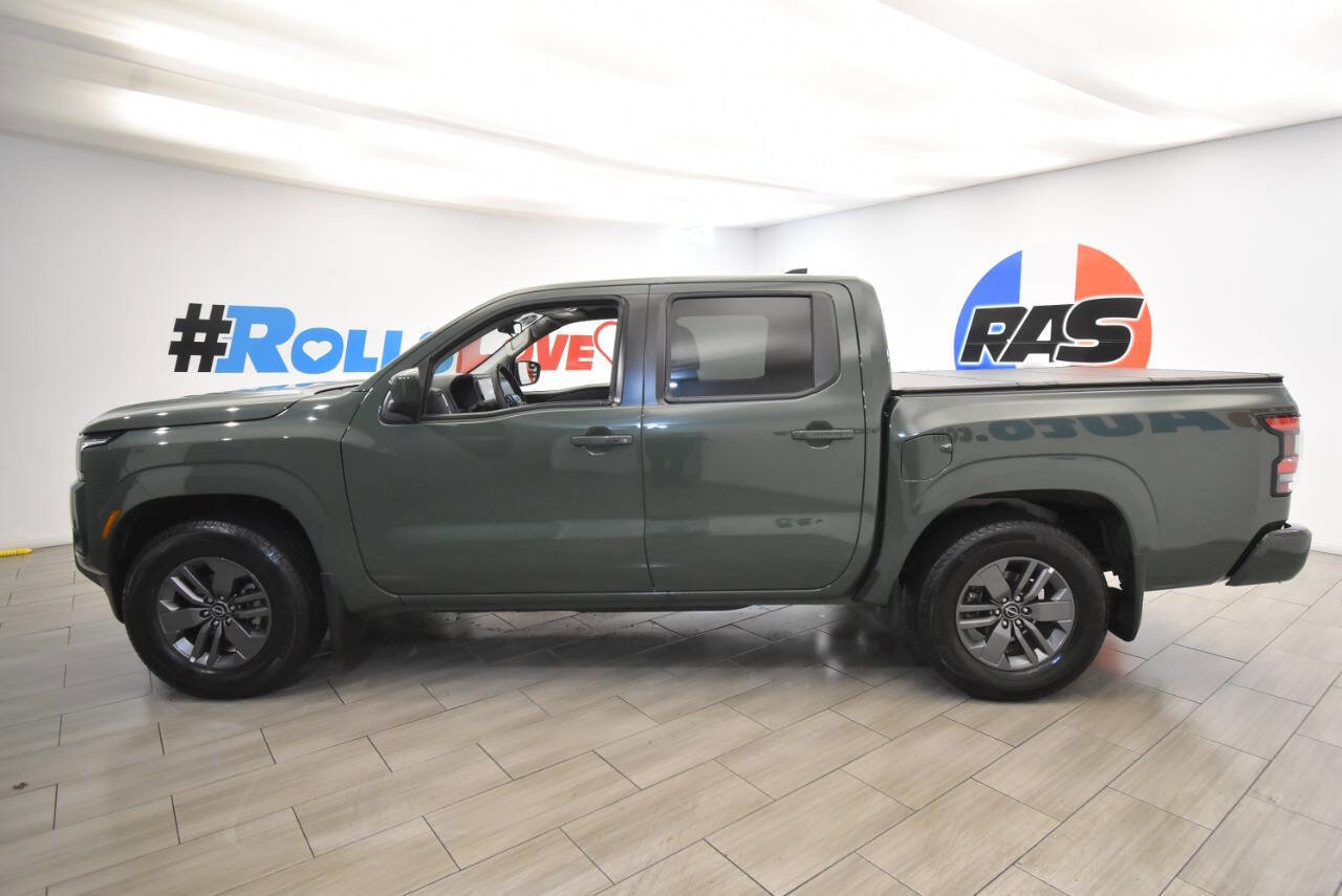 Used 2025 Nissan Frontier SV w/ SV Convenience Package image 2