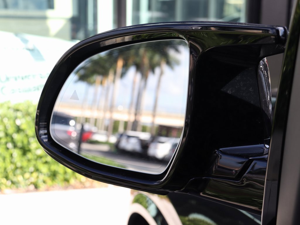 Used 2026 BMW X5 M60i image 12