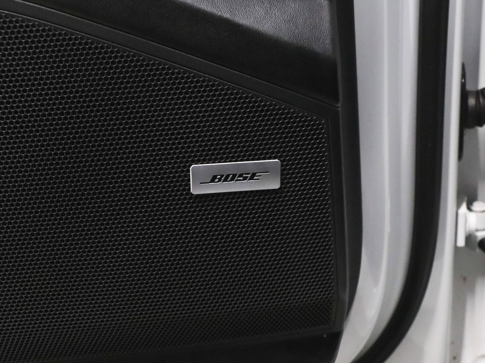 Used 2020 Porsche Cayenne Turbo image 15