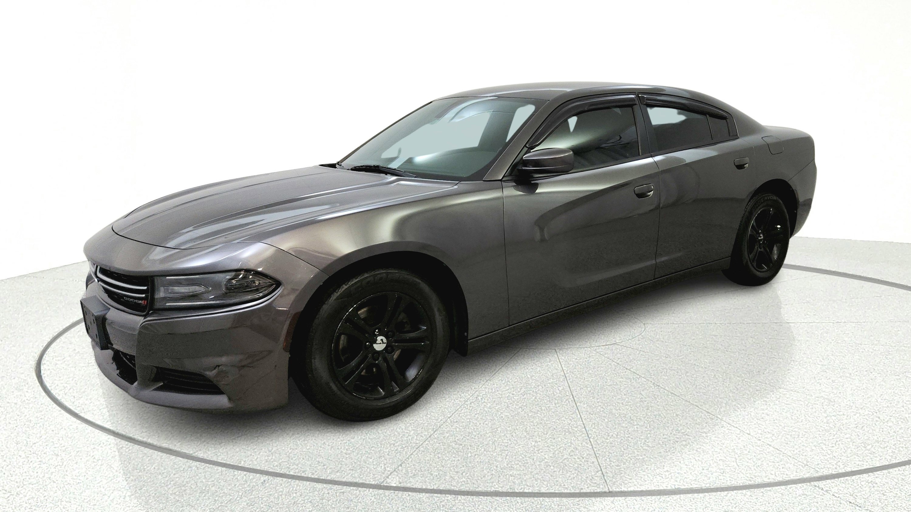 Used 2015 Dodge Charger SE RWD image 3