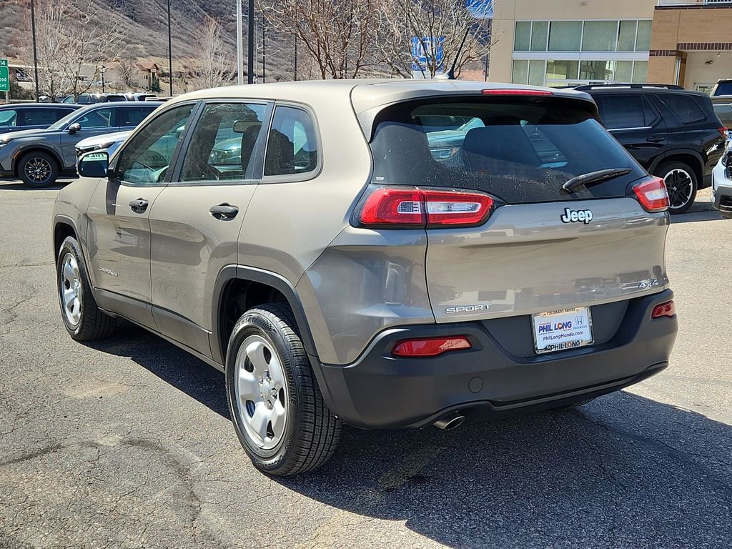 Used 2017 Jeep Cherokee Sport w/ Cold Weather Group image 3