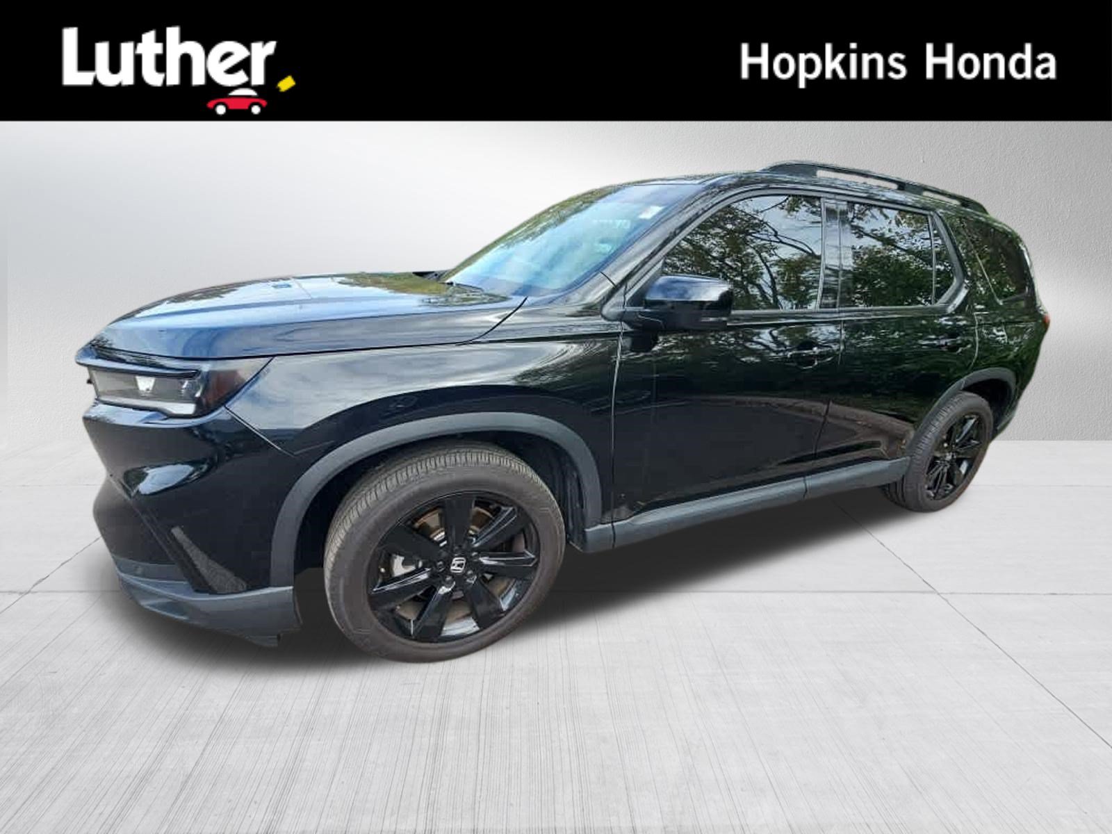 Used 2025 Honda Pilot Black Edition image 1