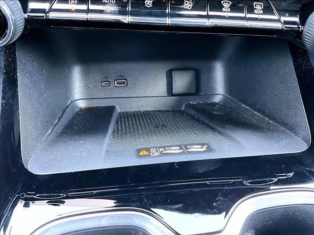Used 2025 Chevrolet Traverse LT FWD image 26