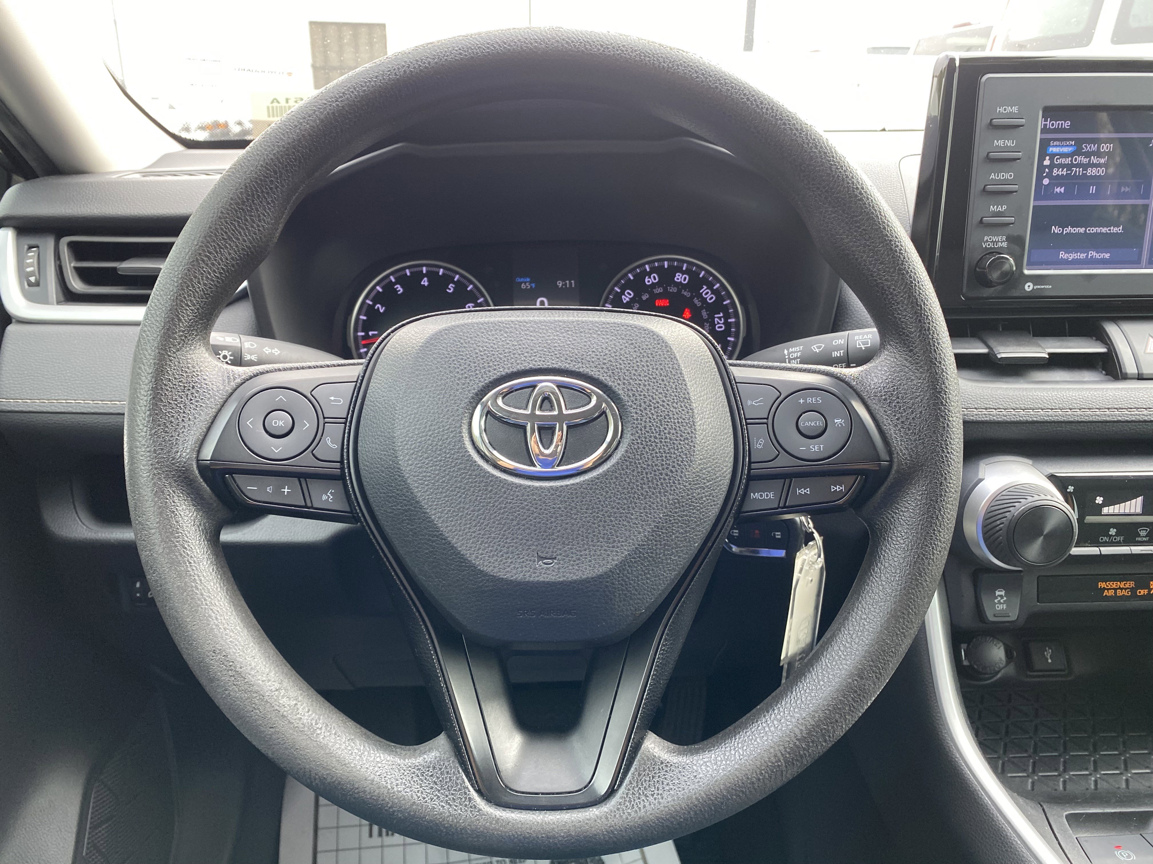 Used 2021 Toyota RAV4 LE image 18