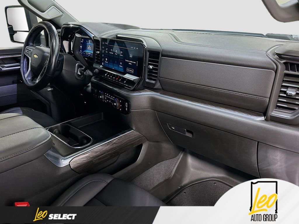 Certified 2025 Chevrolet Silverado 3500 LTZ w/ LTZ Convenience Package image 30