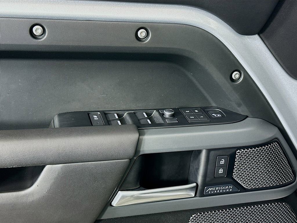 Used 2020 Land Rover Defender 110 X image 18