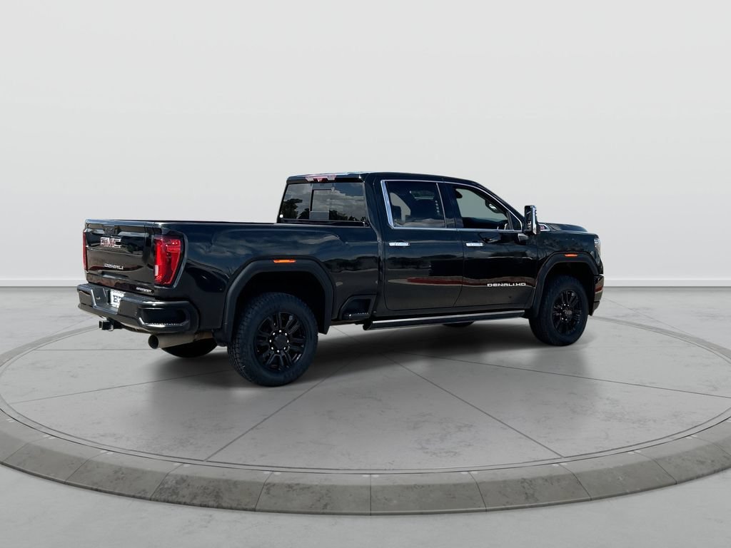 Used 2023 GMC Sierra 2500 Denali w/ Denali Black Diamond Edition AWD/4WD image 8