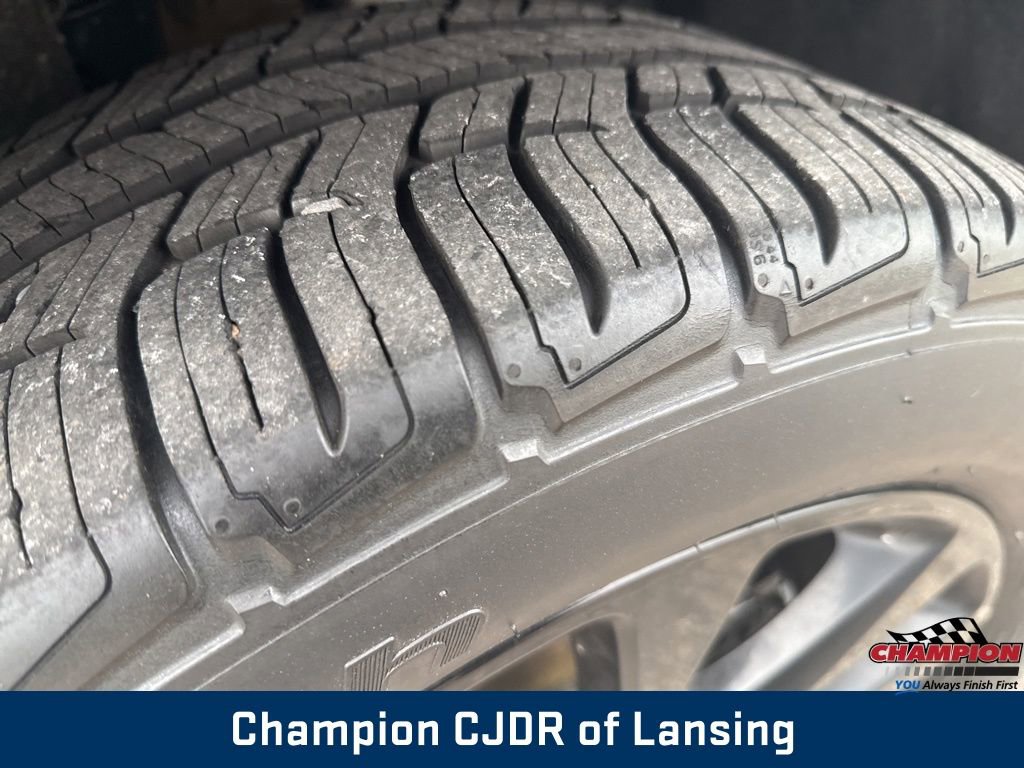 Used 2018 Jeep Grand Cherokee Altitude image 10