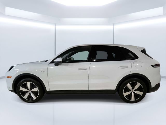 Certified 2025 Porsche Cayenne E-Hybrid image 4