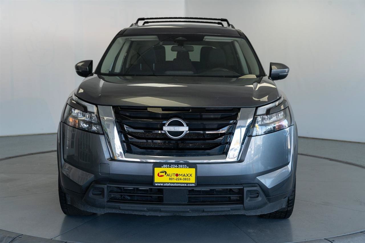 Used 2024 Nissan Pathfinder SV AWD/4WD image 2