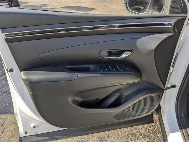 Used 2024 Hyundai Santa Cruz SE image 11