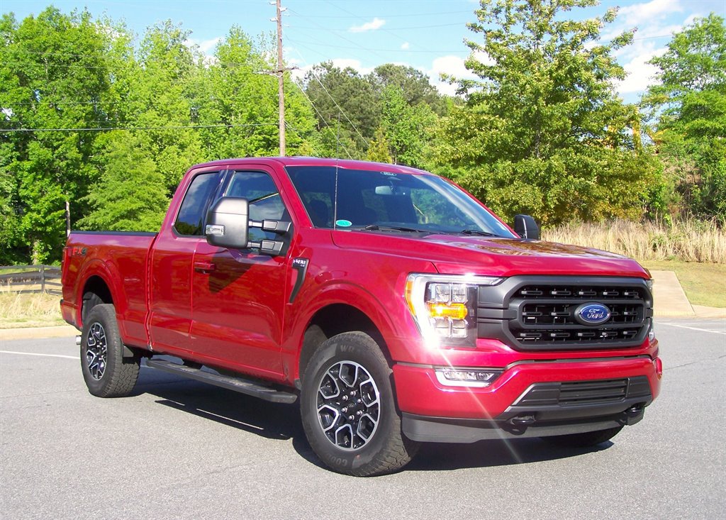 Used 2022 Ford F150 XLT w/ Equipment Group 302A High AWD/4WD image 3