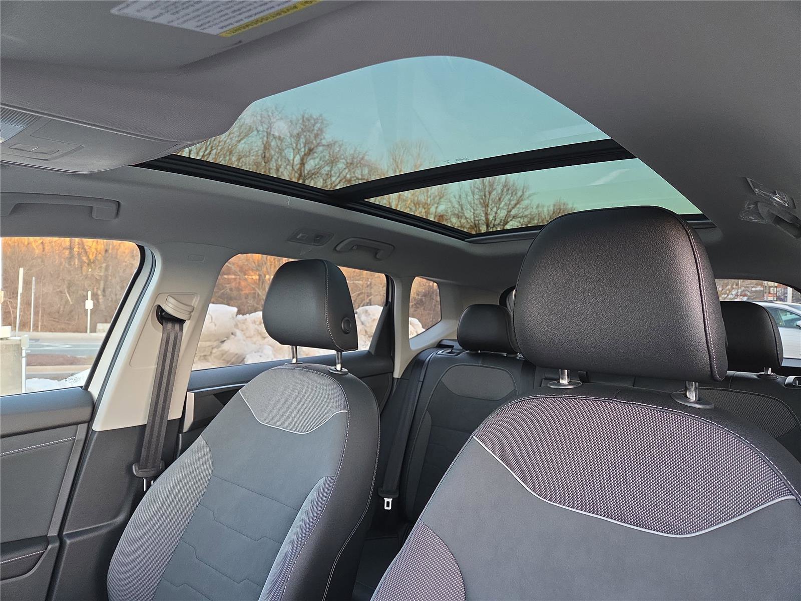 New 2026 Volkswagen Taos SE image 21