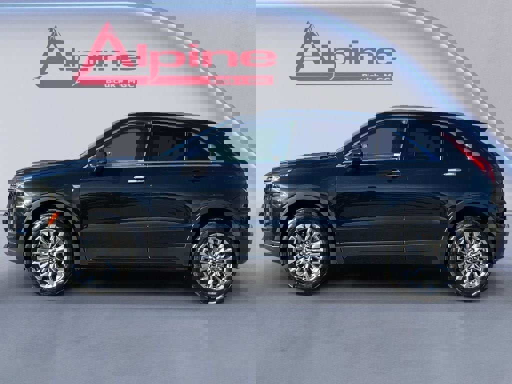 Used 2024 Cadillac XT4 Premium Luxury image 2