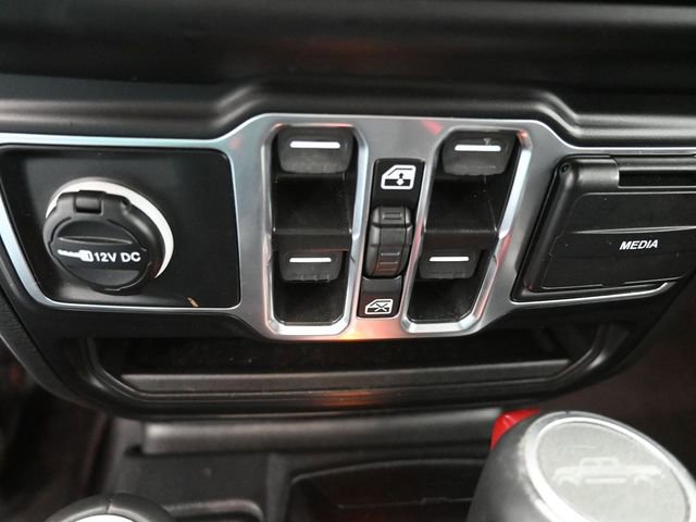 Used 2023 Jeep Gladiator Overland image 4