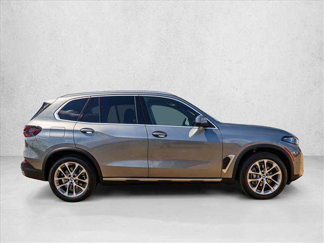 Certified 2024 BMW X5 xDrive40i w/ Premium Package AWD/4WD image 4
