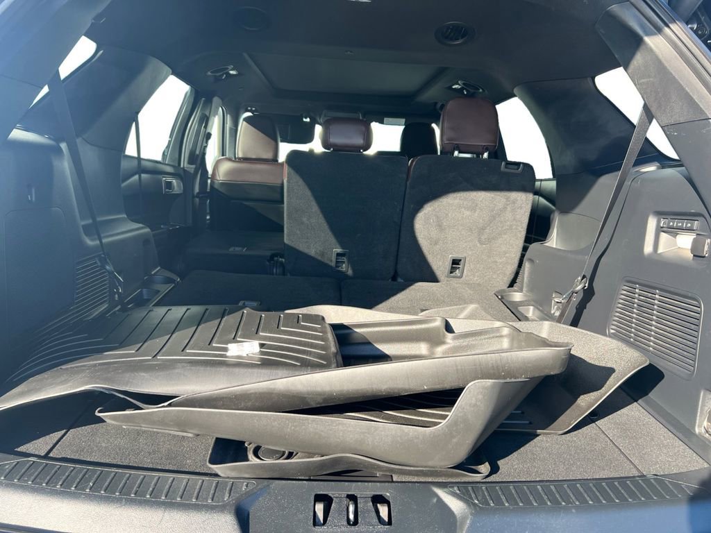 Used 2023 Ford Explorer Platinum w/ Technology Package image 9