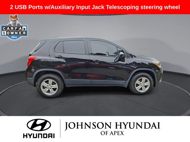 Used 2022 Chevrolet Trax LS w/ Tint and Cruise Package AWD/4WD image 10
