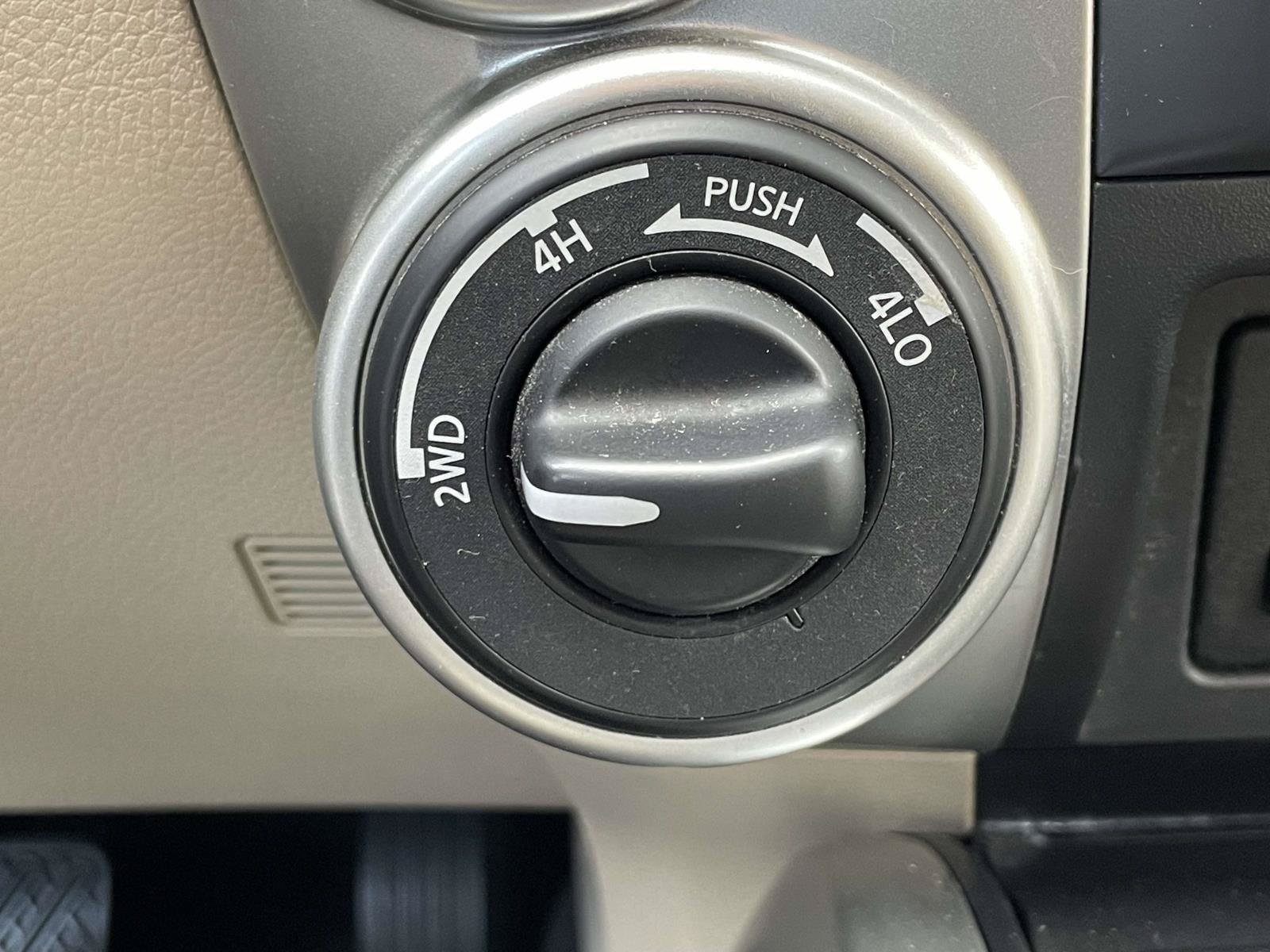Used 2016 Nissan Titan SV AWD/4WD image 27