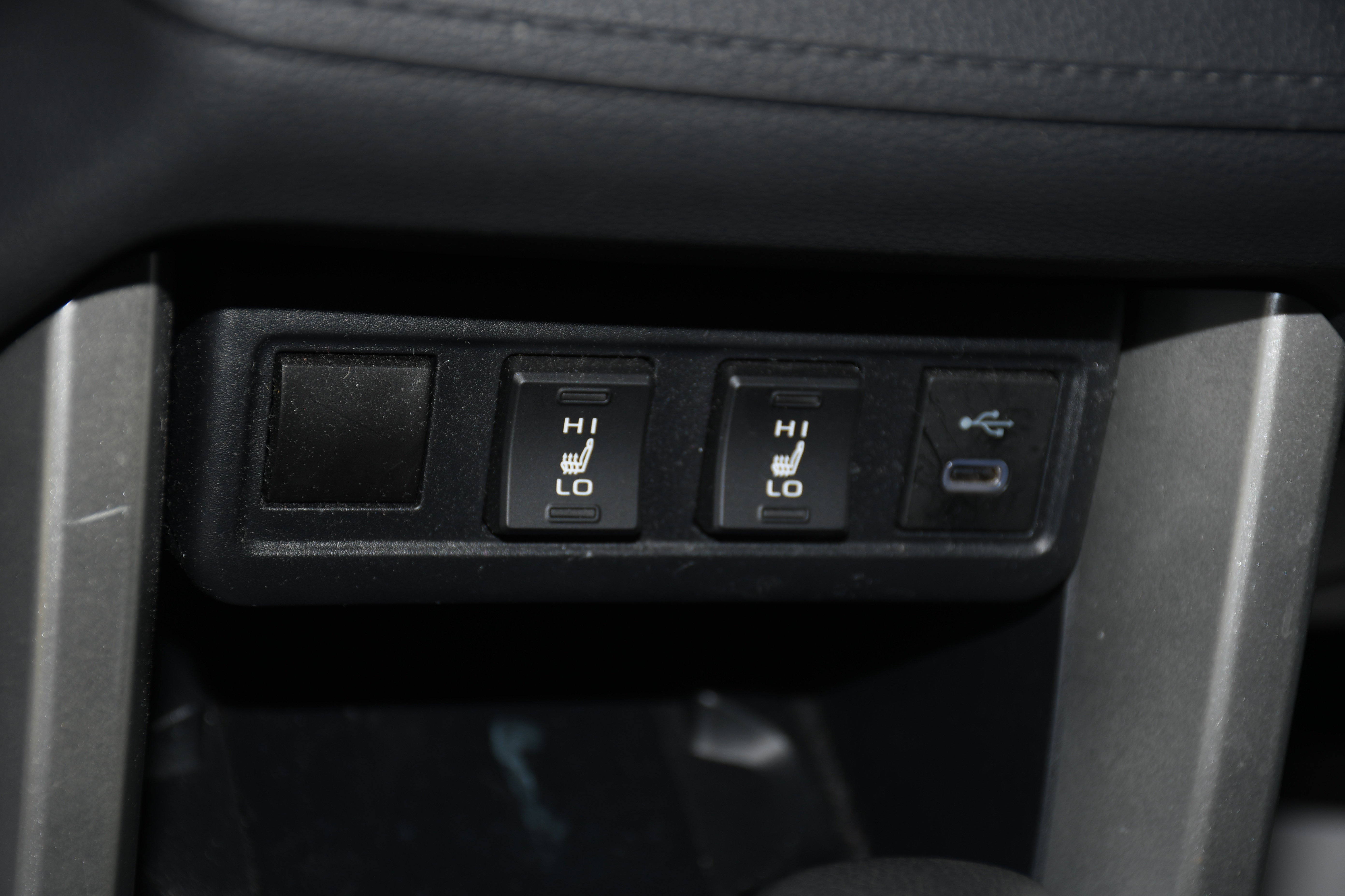 Used 2024 Toyota Corolla Cross AWD Hybrid w/ Convenience Package image 15