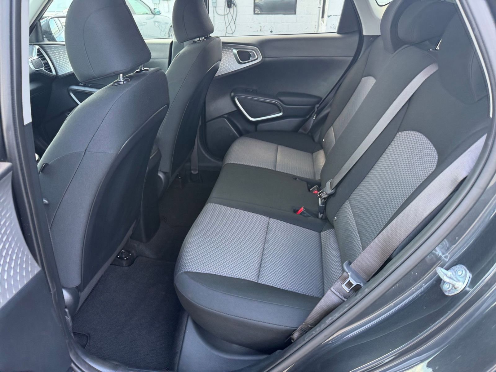 Used 2025 Kia Soul LX w/ LX Technology Package image 35