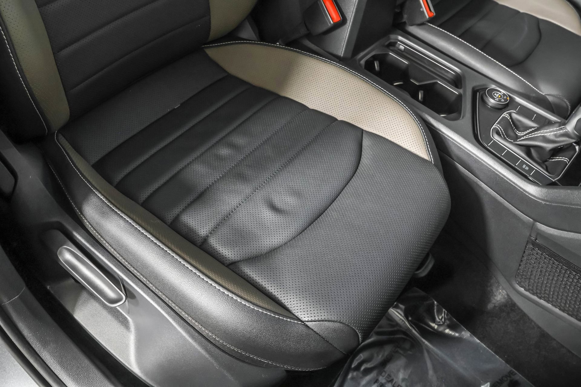 Certified 2024 Volkswagen Taos SEL image 48