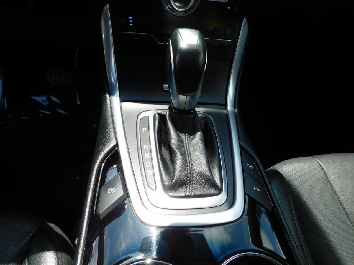 Used 2018 Ford Edge Titanium w/ Equipment Group 302A image 14