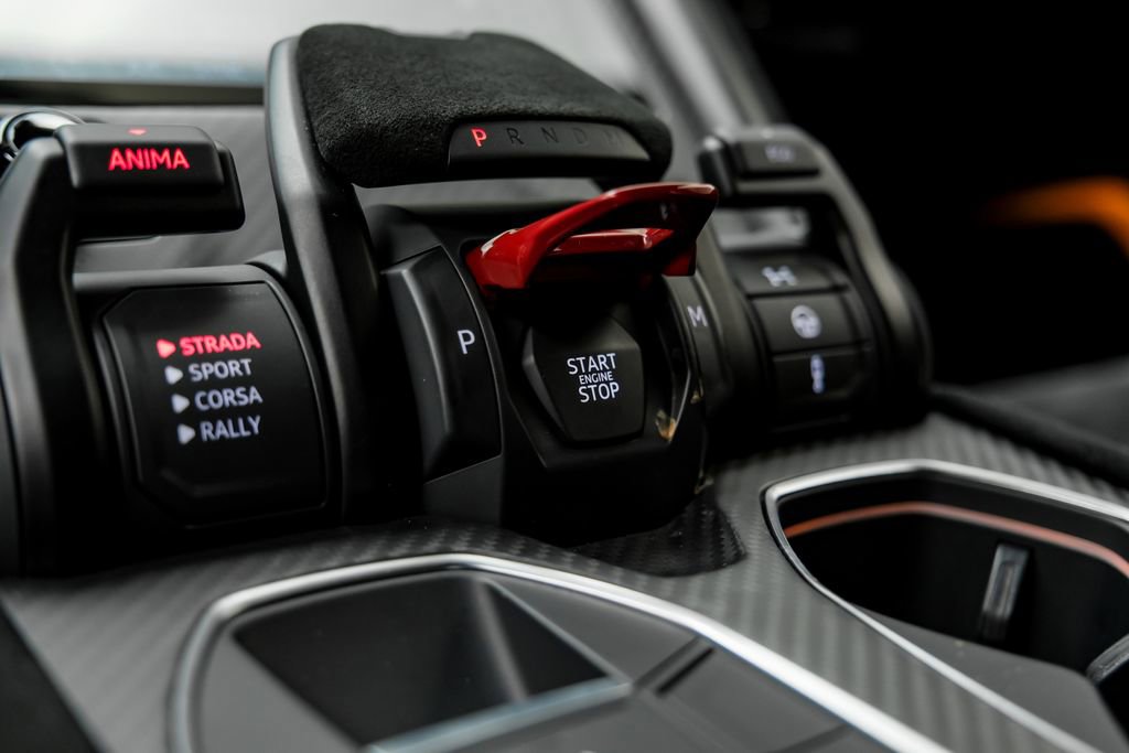 Used 2023 Lamborghini Urus Performante AWD/4WD image 22