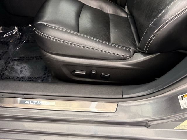 Used 2023 Nissan Altima 2.5 SL FWD image 12