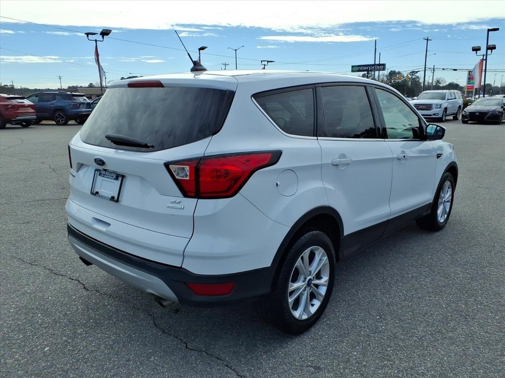 Used 2019 Ford Escape SE image 5
