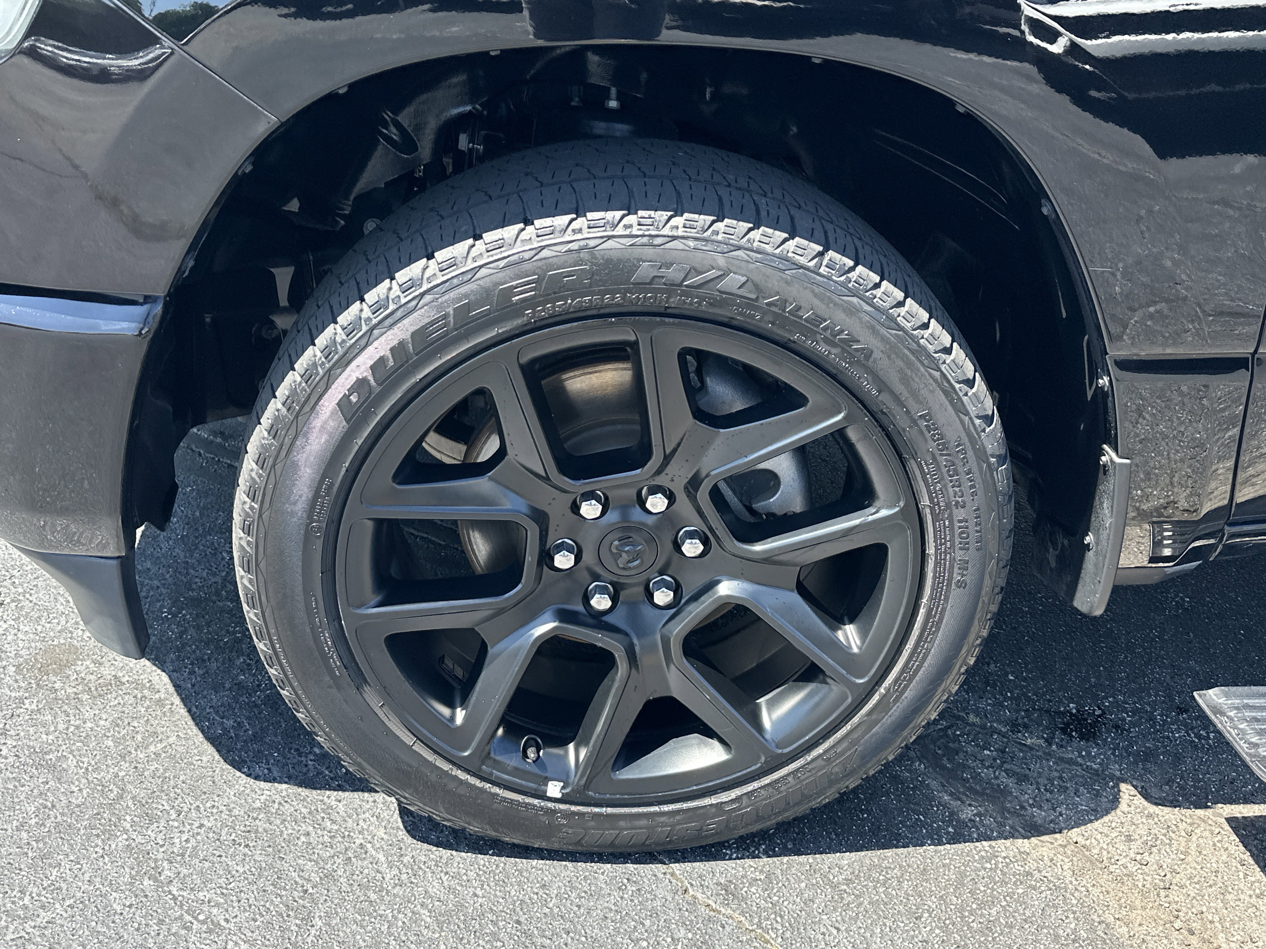 Used 2023 RAM 1500 Laramie AWD/4WD image 13