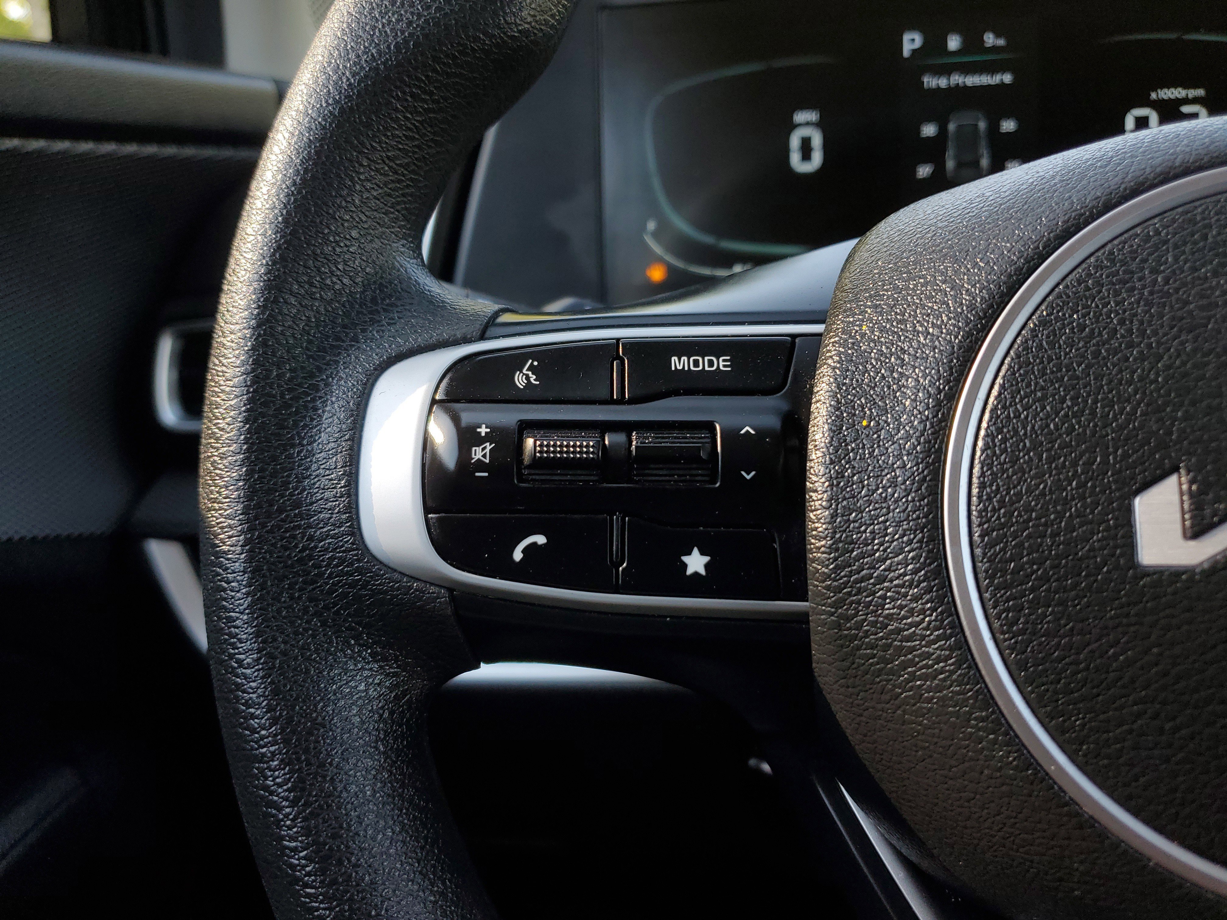 Used 2025 Kia Sportage LX image 21