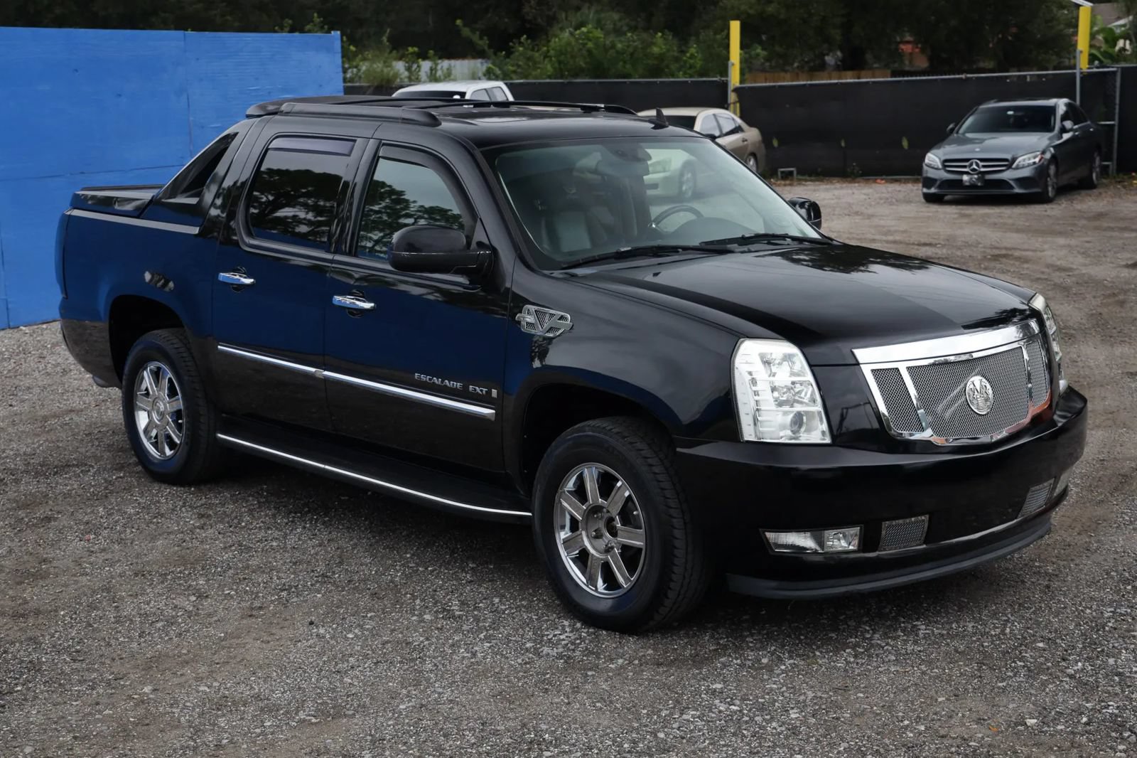 Used 2007 Cadillac Escalade EXT w/ Information Package AWD/4WD image 9
