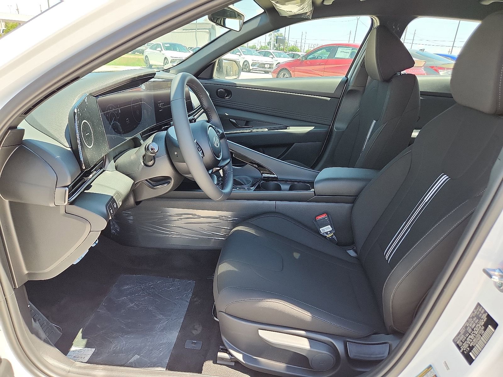 New 2025 Hyundai Elantra SEL image 9