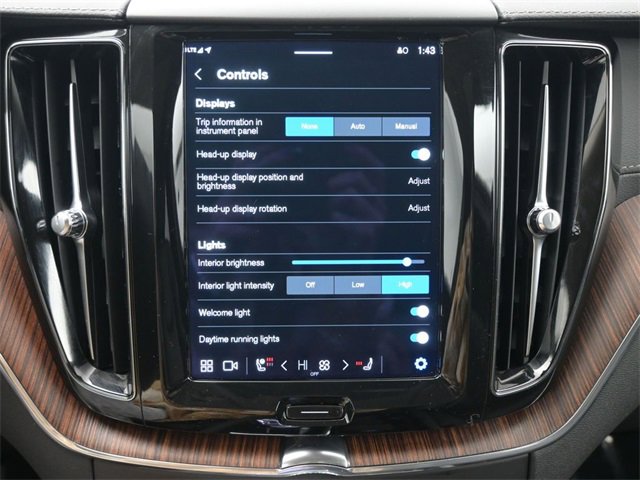 Used 2023 Volvo XC60 B5 Ultimate w/ Climate Package image 19