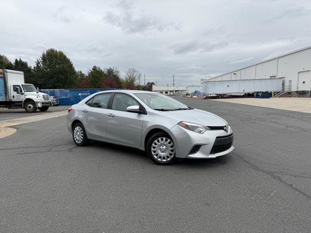 Used 2016 Toyota Corolla LE image 2