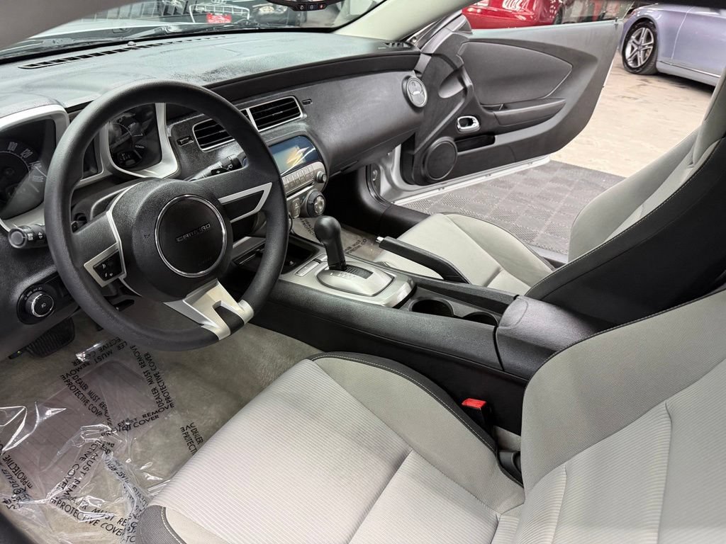 Used 2011 Chevrolet Camaro LT RWD image 29