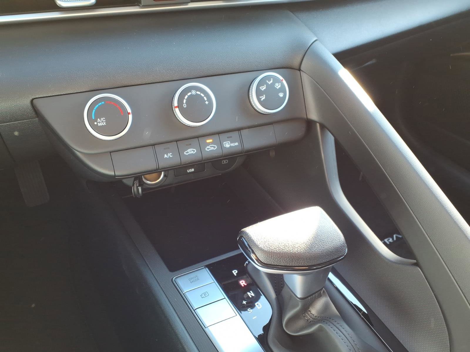 New 2026 Hyundai Elantra SE image 11