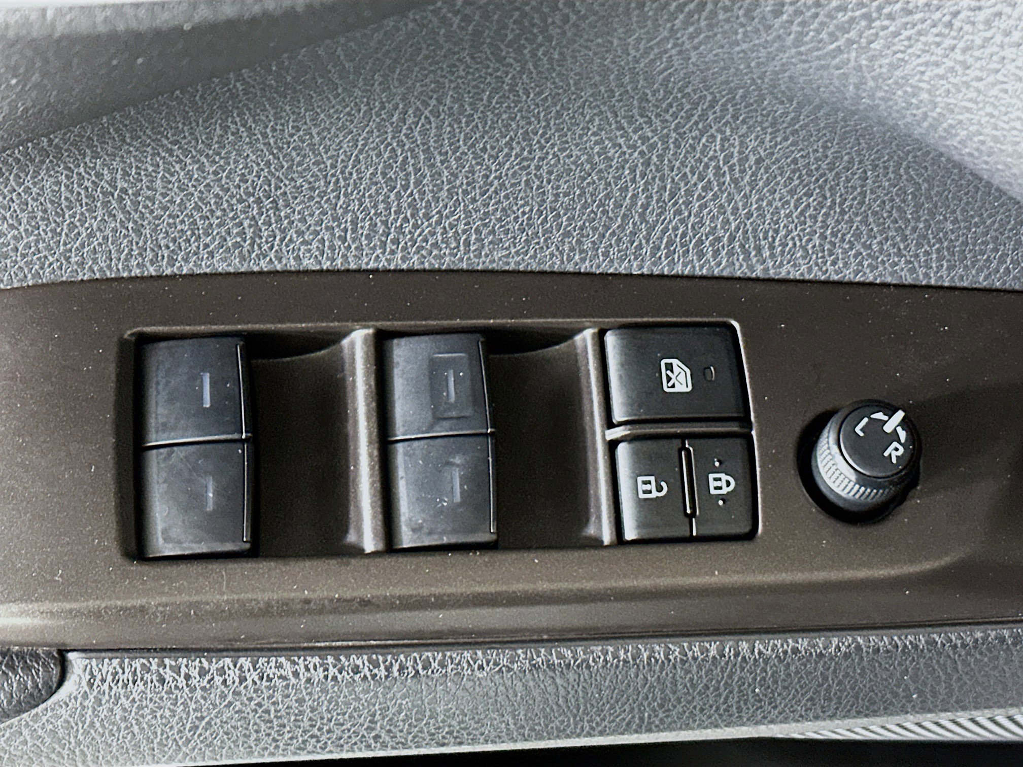 Used 2024 Toyota Camry SE FWD image 14