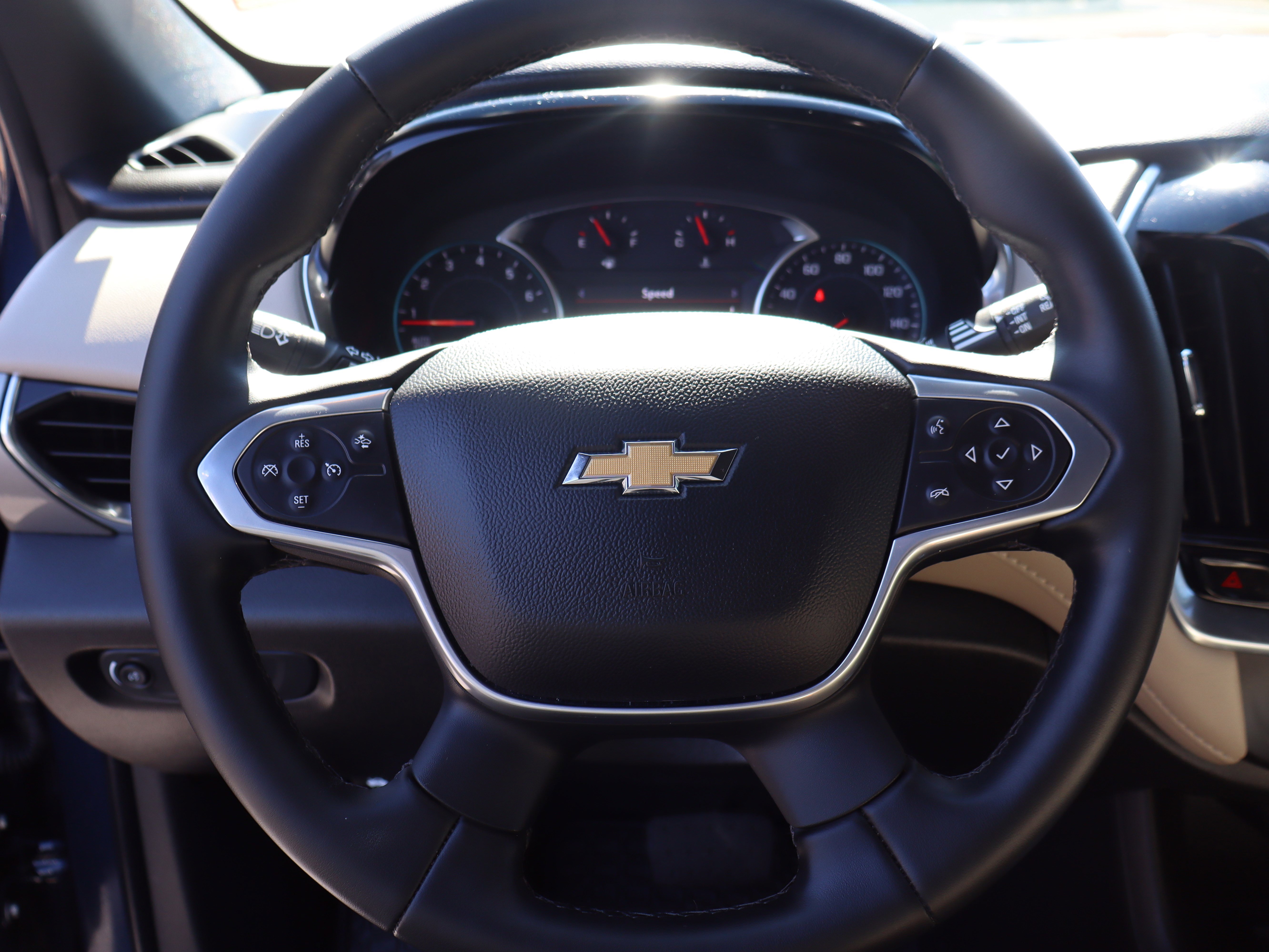 Used 2023 Chevrolet Traverse LT image 20