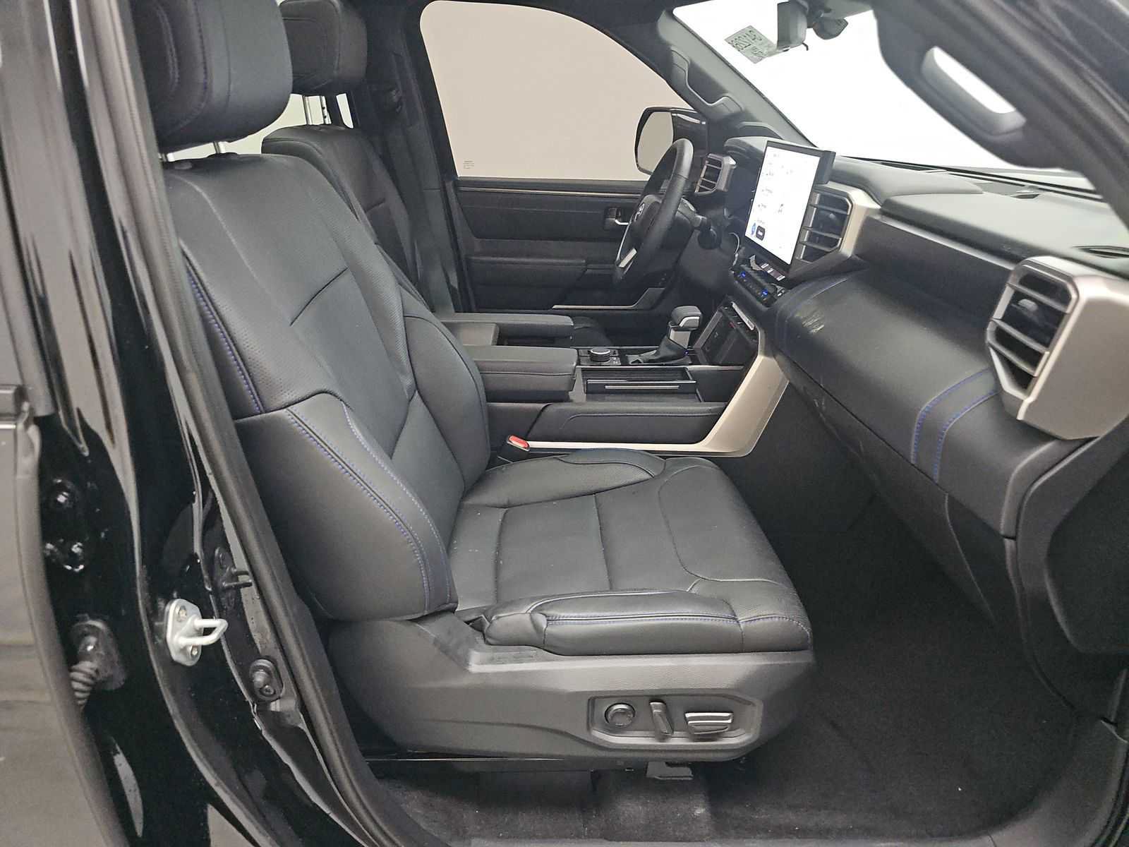 Used 2026 Toyota Tundra Platinum AWD/4WD image 8